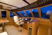 LymanMorseElektraPilothouse.jpg