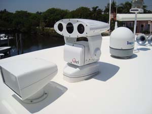 MY Sea Vector 80 Lazzara Hard Top Poseidon Camera