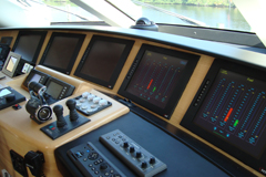 SeaForce 81.5 Sportfish Helm
